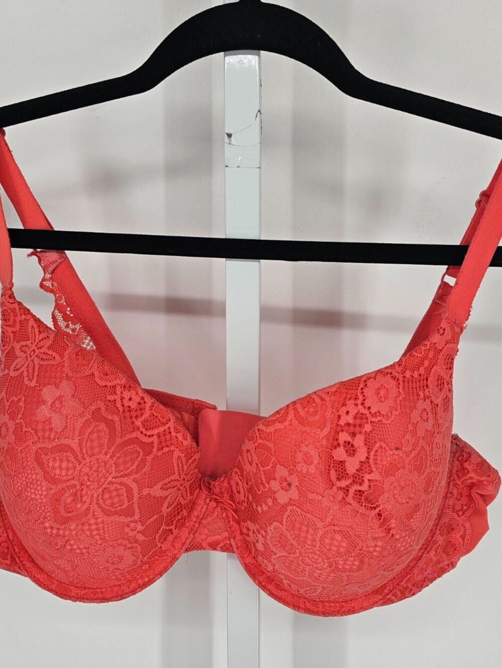 No Boundaries Womens Sz 40C Lightly Padded Sexy T Shirt Bra Dark Coral Pink Lace
